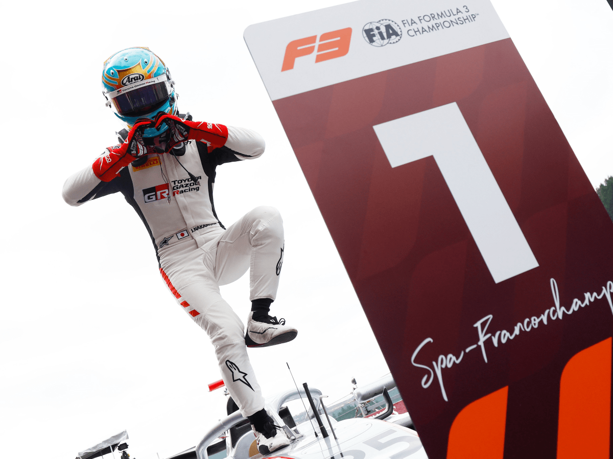 Jin Nakamura wins F3 sprint after title rivals&nbsp;collide.